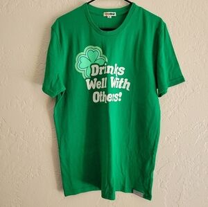 Tipsy Elves Drinks Well With Others Tee Size Large